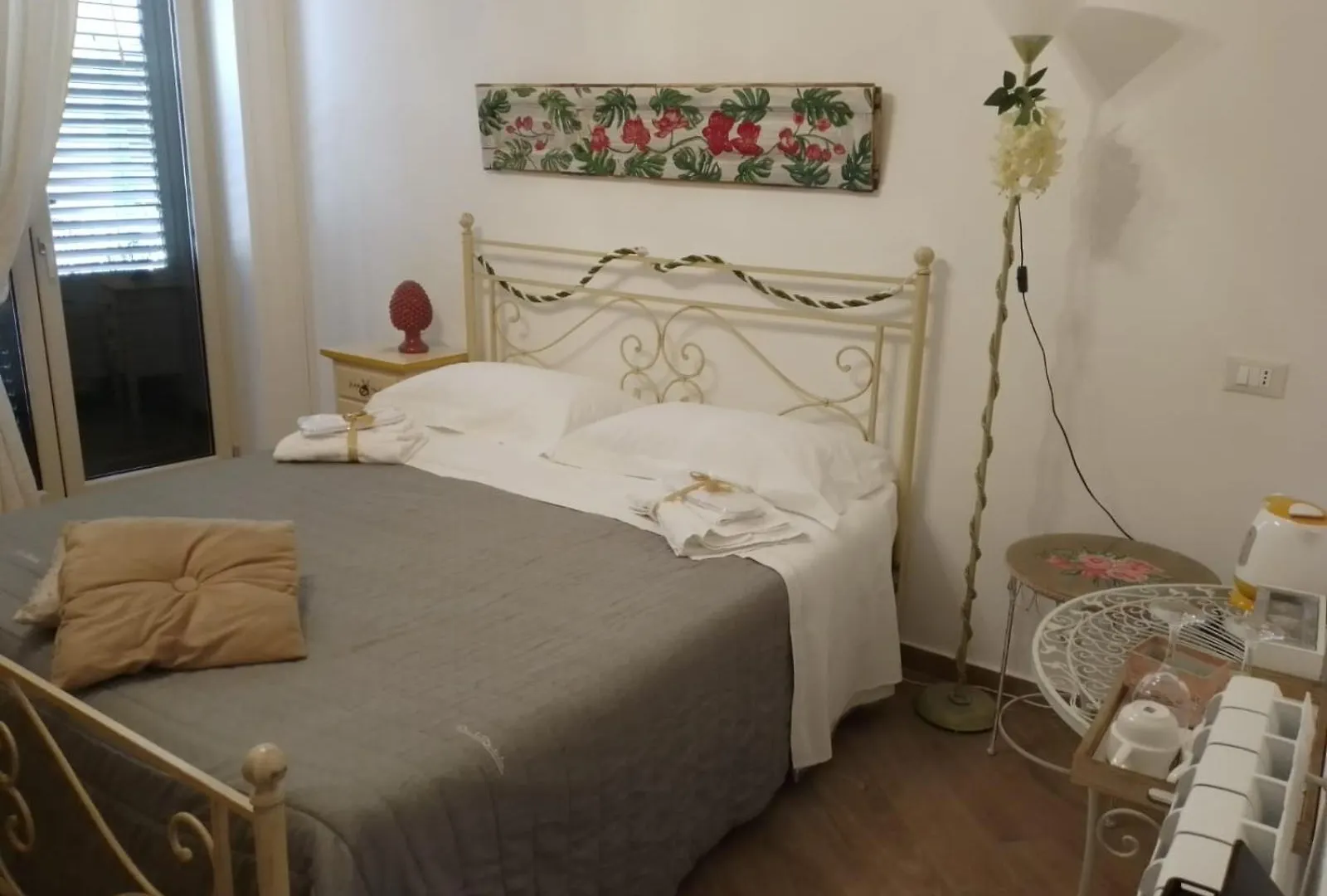 B&B 