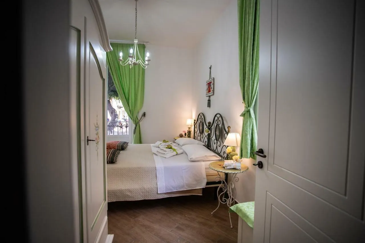 B&B 